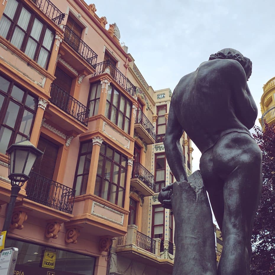 La zona cercana a la Plaza Mayor alberga una gran colección de arquitectura modernista