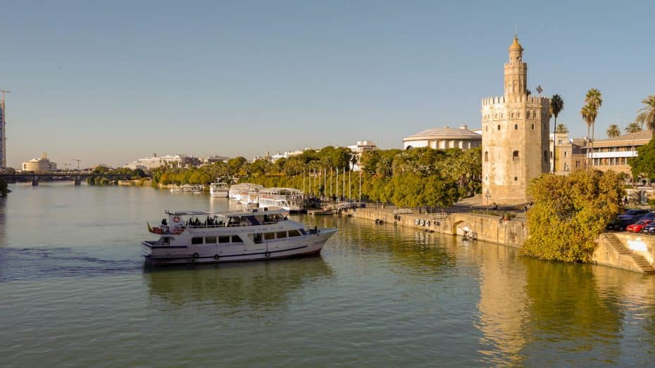 While rumor has it that it was built to keep the riches expoiled from the New World, La Torre del Oro is actually a Muslim-era construction dating back to the 11th century