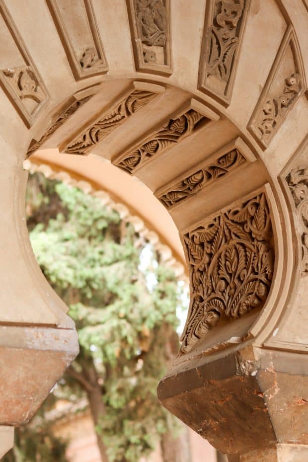 Horseshoe arch - Detail