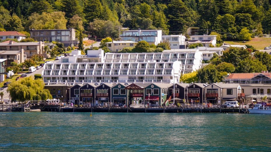 Fernhill es una tranquila zona residencial que ofrece impresionantes vistas al lago y a la montaña. Es perfecta para los viajeros que buscan tranquilidad.