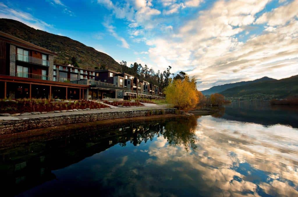 Kelvin Heights is home to some of the best hotels in Queenstown