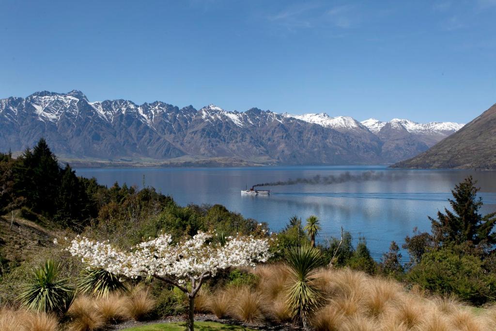 Vistas del lago Wakatipu desde Fernhill, Queenstown