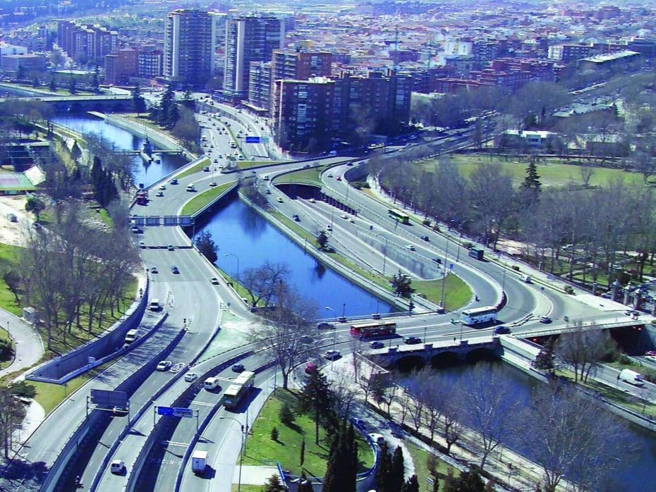 El río Manzanares en los años 90 | Crédito de la imagen: coac.net