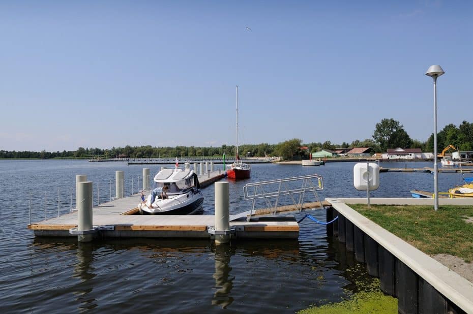 Prawobrzeze si trova sulla riva orientale del fiume Oder ed è nota per il suo carattere residenziale.