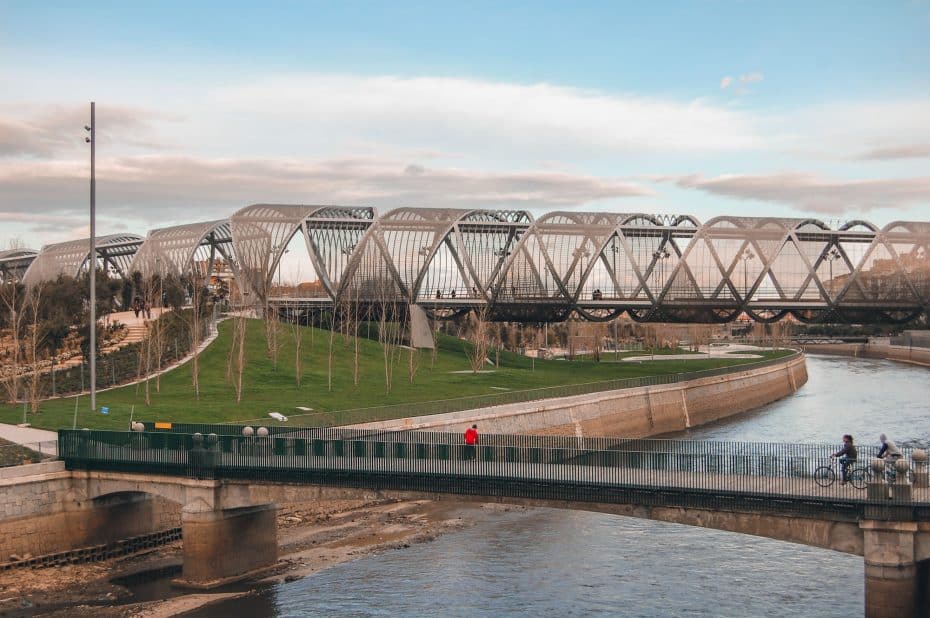 Puente de Arganzuela across the Manzanares