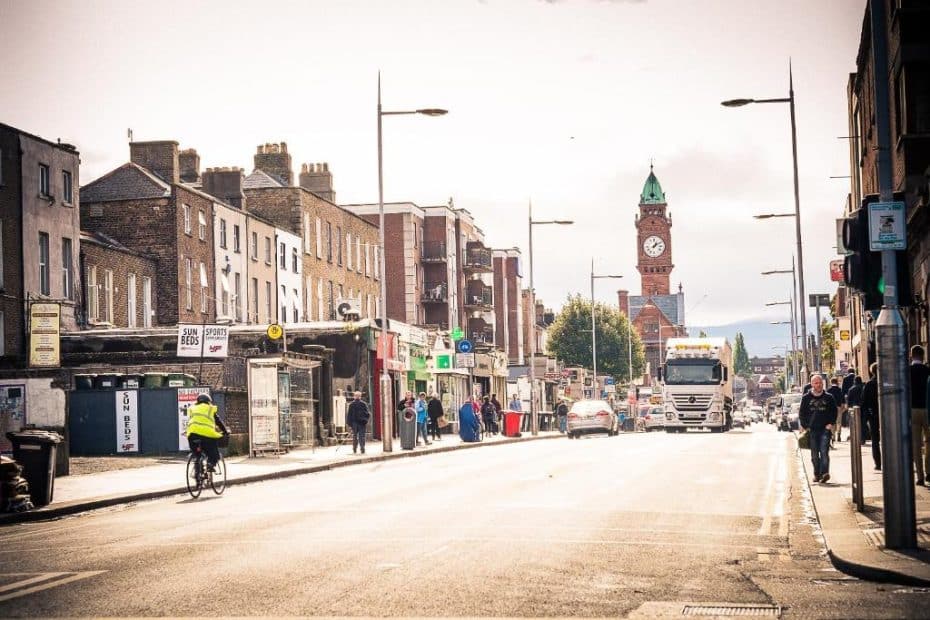 Rathmines es un barrio vibrante al sur del centro de la ciudad conocido por su escena gastronómica ecléctica y sus tiendas independientes.