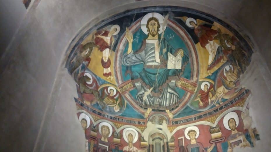 Col·lecció de frescos romànics al MNAC