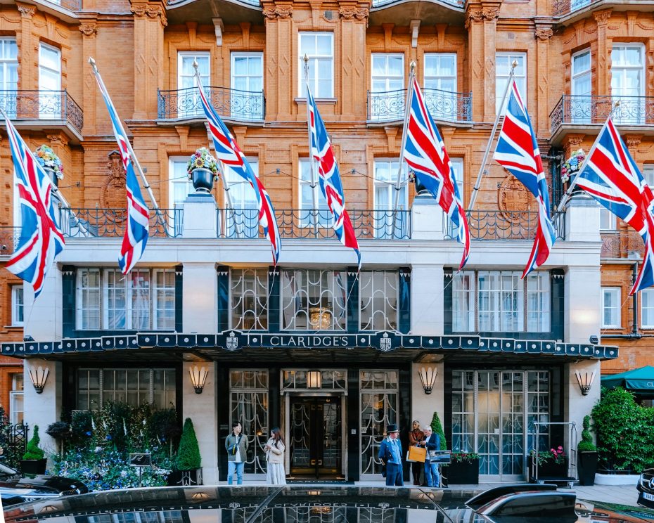 Situat a prop d'Oxford Street, Mayfair allotja alguns dels millors hotels de luxe de Londres.