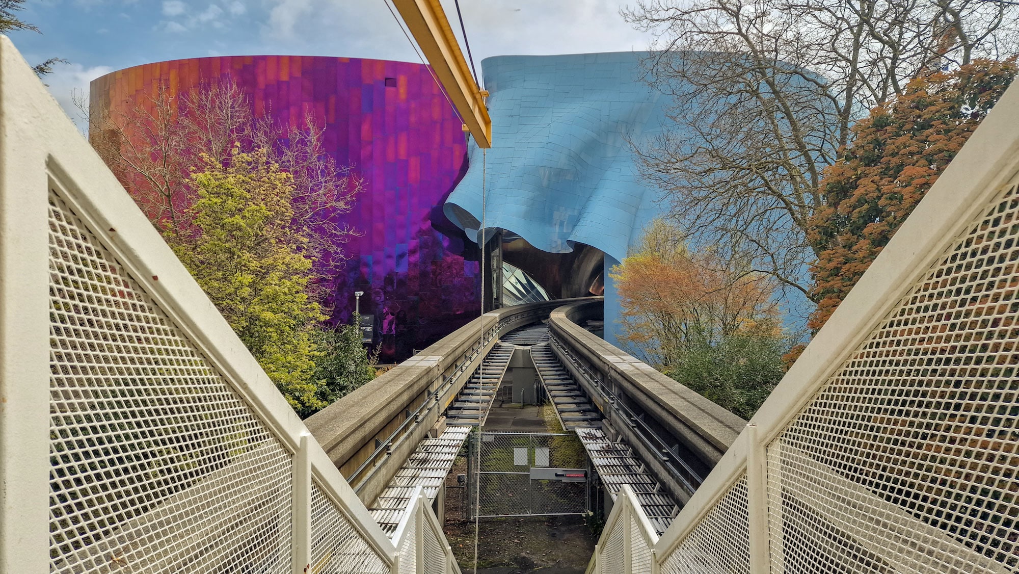 Museo de la Cultura Pop y monorraíl del Seattle Center