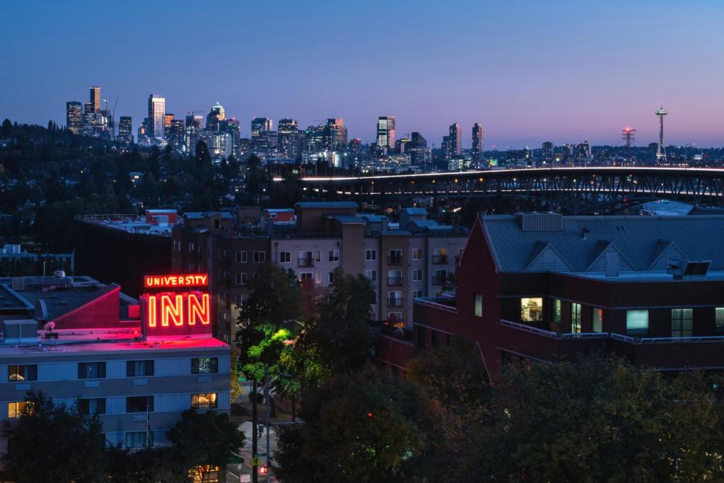 Northwest of downtown near the University of Washington, this district is student-centric with bookstores, cafes, and inexpensive dining options along University Way