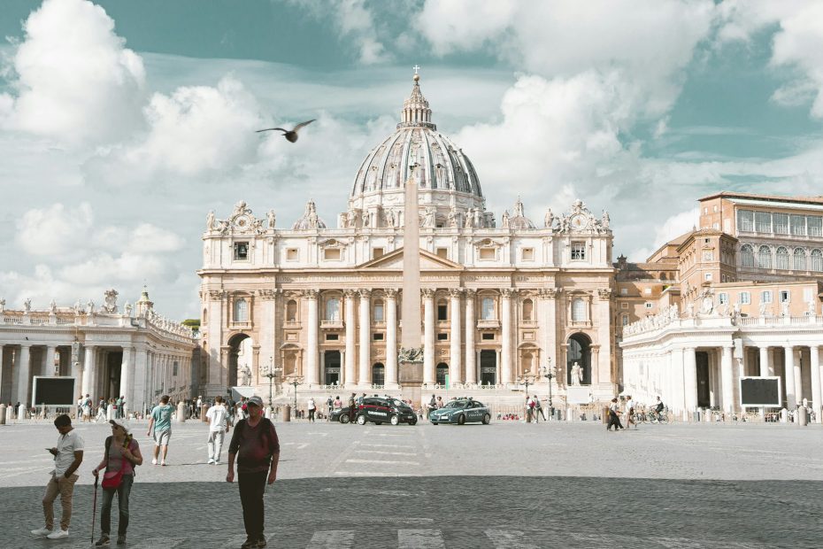 St. Peter's Square - Things to see in the Vatican, Rome