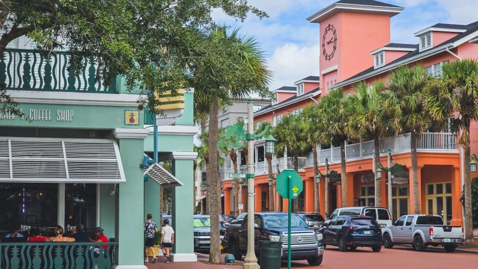 Celebration es la mejor zona para alojarse en Orlando si piensas visitar los parques temáticos más famosos, como Disney y Universal Studios.