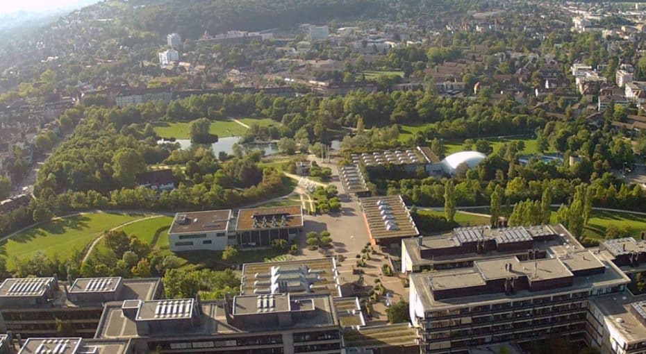 Zürich Nord encompasses modern business developments and is home to the University of Zürich's Irchel Campus