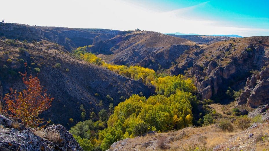 El Parque Natural del Barranco del Río Dulce es especialmente llamativo durante el otoño