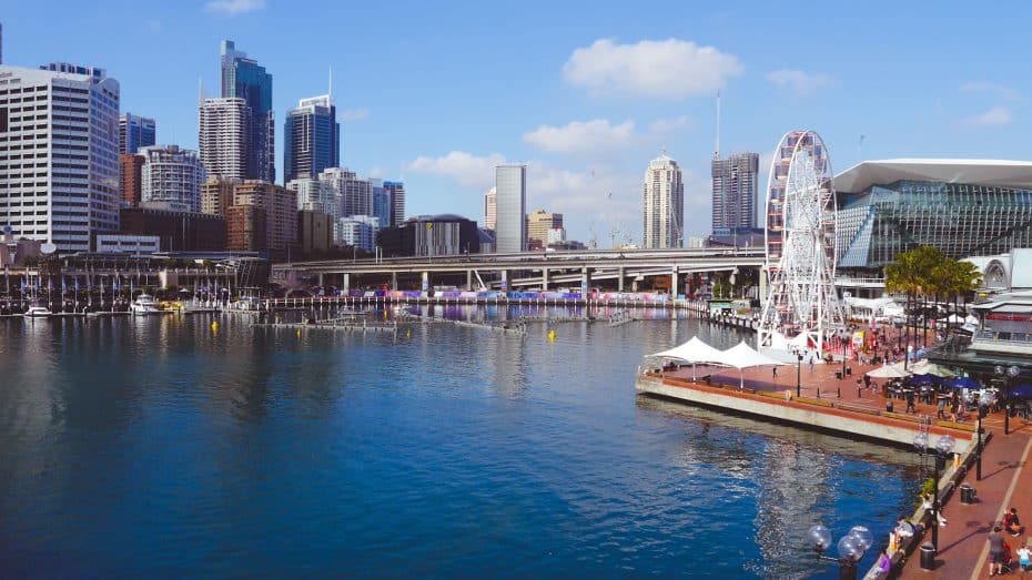 Situado junto al CBD, Darling Harbour es un barrio familiar con atracciones como el acuario SEA LIFE Sydney Aquarium y Madame Tussauds.