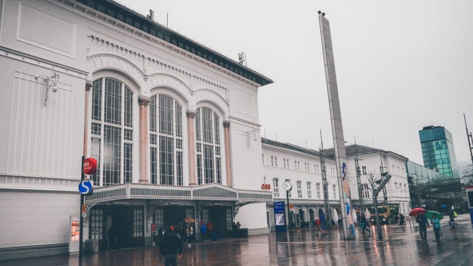 The Hauptbahnhof area is a convenient location for travelers who want easy access to public transport and are planning day trips to nearby attractions or other cities