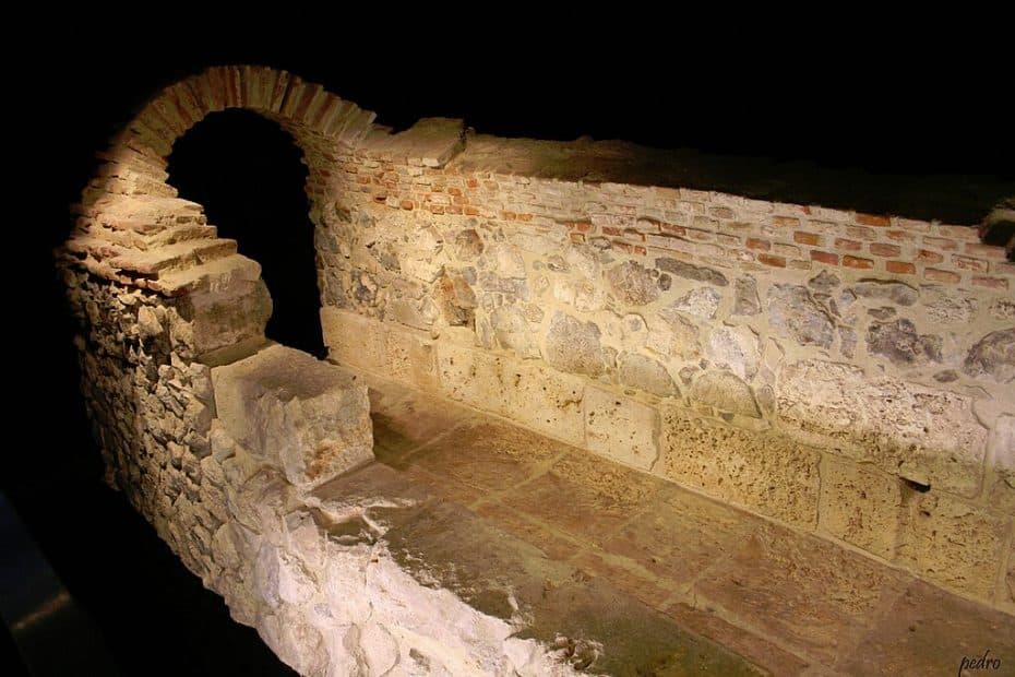 Caños del Peral Archaeological Site in Madrid