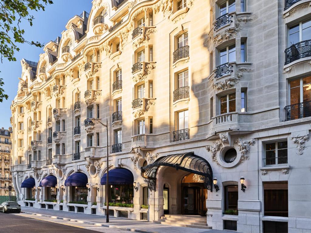 El Hôtel Lutetia presenta un exterior art-nouveau típicamente parisino