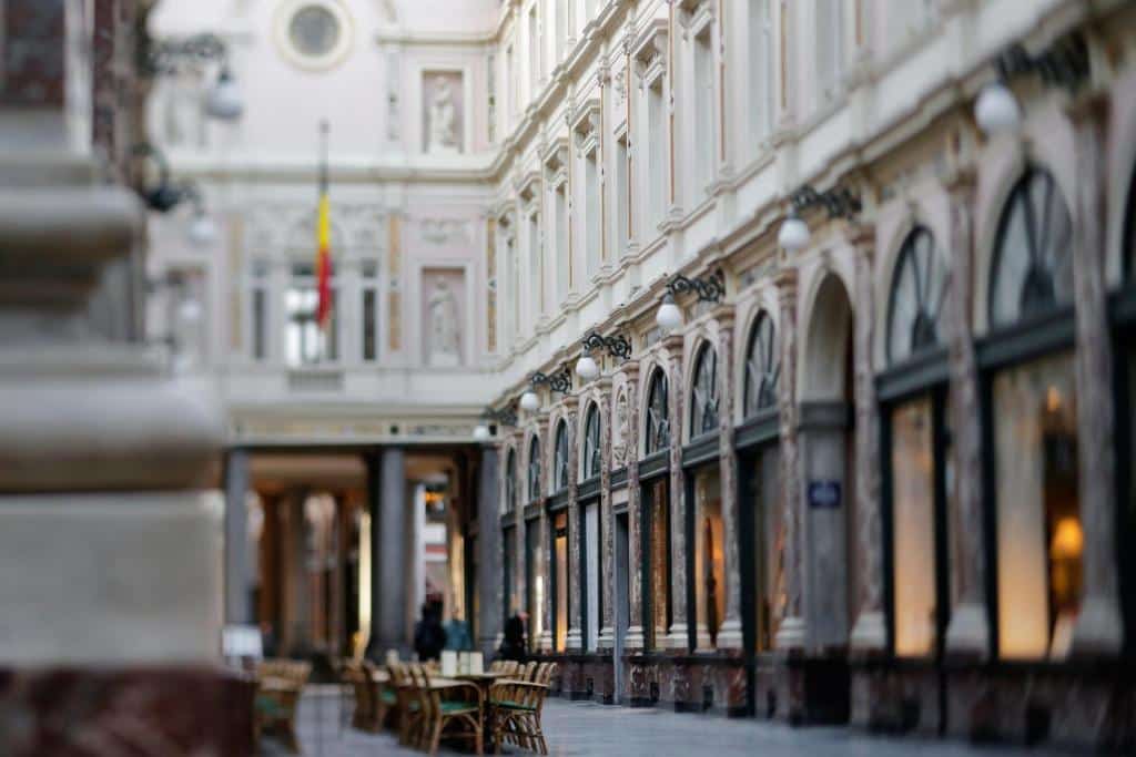 Hotel des Galeries is located in a late-19th-century Art Nouveau shopping arcade