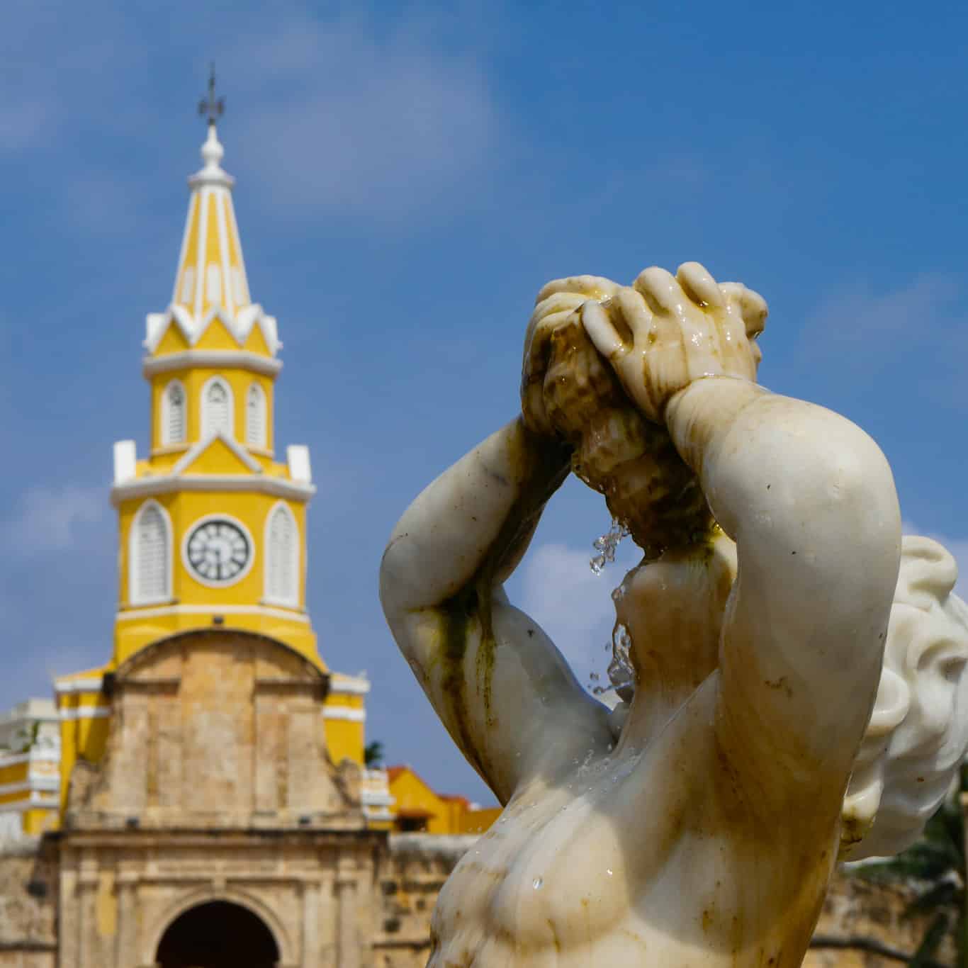 La Torre del Reloj es la entrada principal a la ciudad amurallada, Patrimonio de la Humanidad