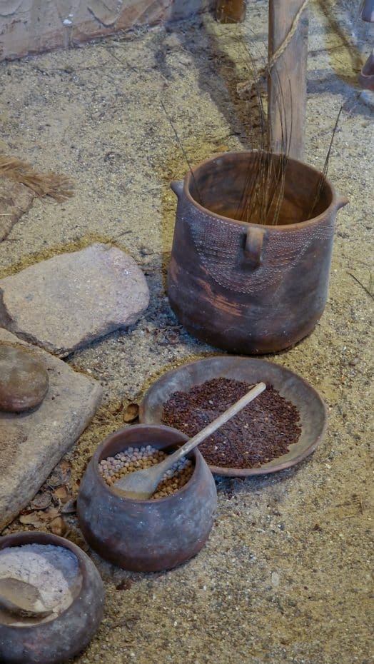 Las cabañas del centro muestran cómo vivía la gente de la zona en la prehistoria