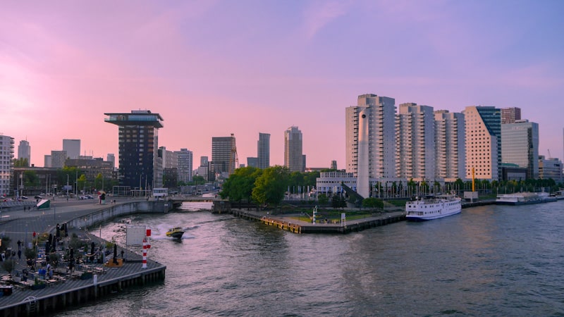 Kop van Zuid es una de las mejores zonas donde alojarse en Róterdam