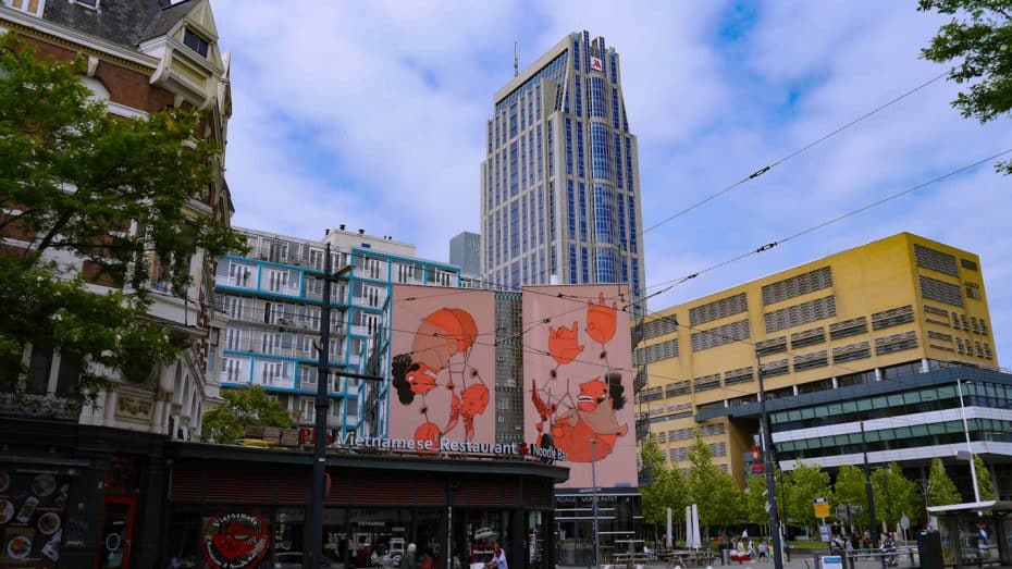 Ubicado en el corazón de la ciudad, Centrum es la mejor zona donde alojarse en Róterdam para turismo y conexiones de transporte