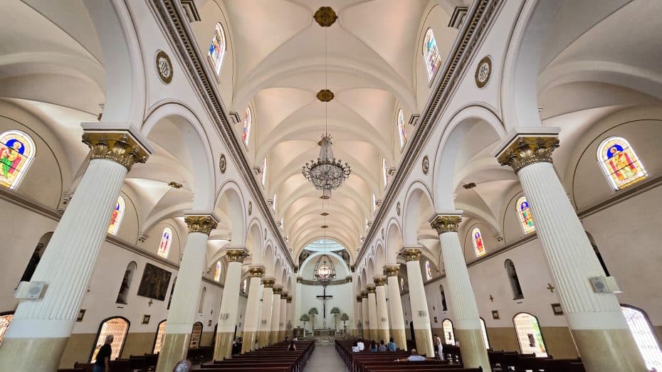 Interior de la Catedral de San José en Cúcuta