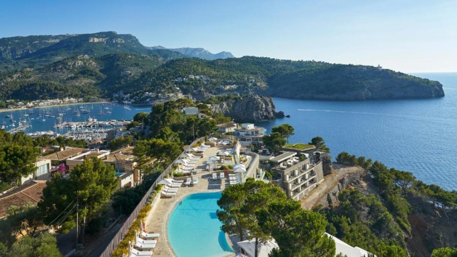 El Port de Sóller es uno de los pueblos más bonitos donde alojarse en Mallorca