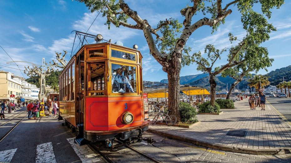 Port de Sóller es un encantador pueblo costero mallorquín