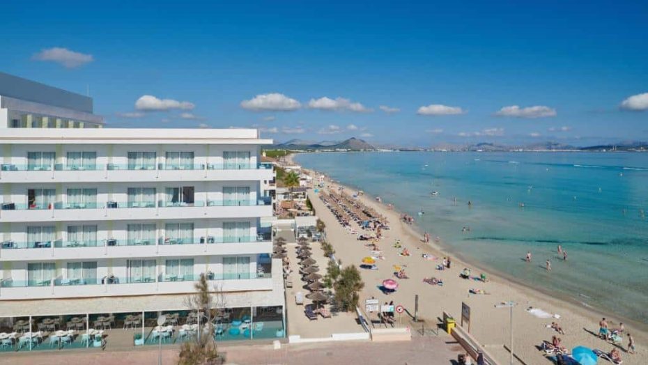 La playa y la cercanía con la naturaleza hacen de Can Picafort uno de los lugares recomendados donde alojarse en la isla de Mallorca.