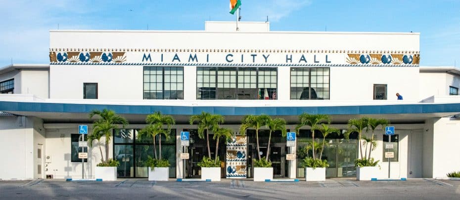 Uno de los barrios históricos de Miami, Coconut Grove es conocido por sus monumentos culturales, su ambiente exclusivo y sus buenas conexiones