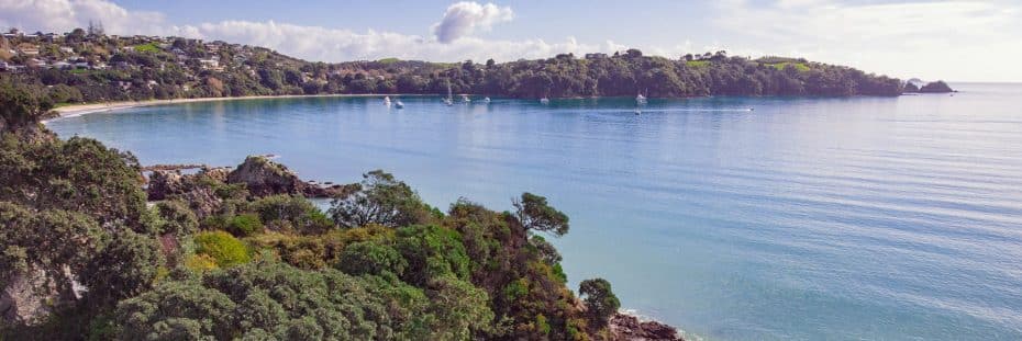 Palm Beach es una de las mejores zonas donde alojarse en la Isla Waiheke para unas vacaciones tranquilas junto al mar