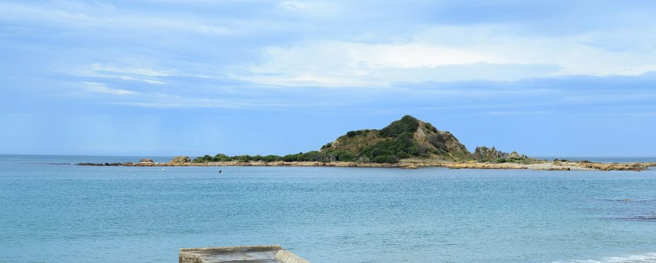 Taputeranga Island views