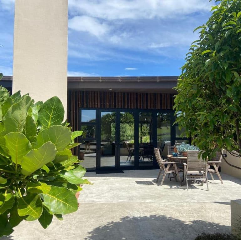 Alojamiento temático de vino La Bodega Waiheke Island