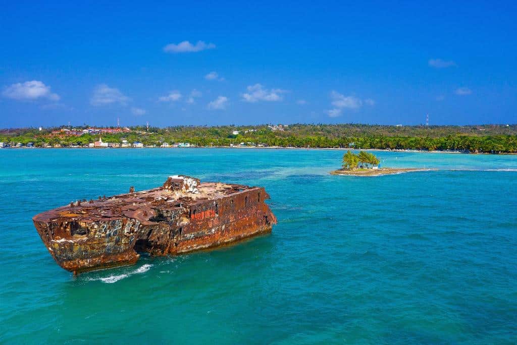 La Baia di San Andrés è la base ideale per esplorare cayos e isolotti vicini