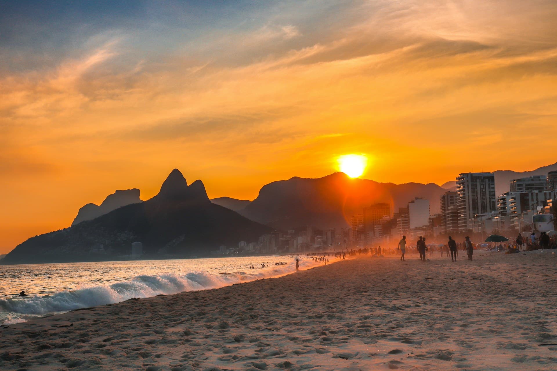 Ipanema è una destinazione affascinante con spiagge splendide, negozi esclusivi e una vivace vita notturna LGBTQ+