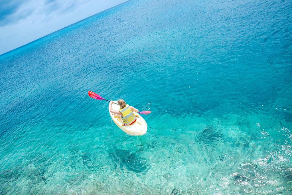 Situata a sud-ovest dell’isola, la Baia di El Cove è perfetta per immersioni e snorkeling.