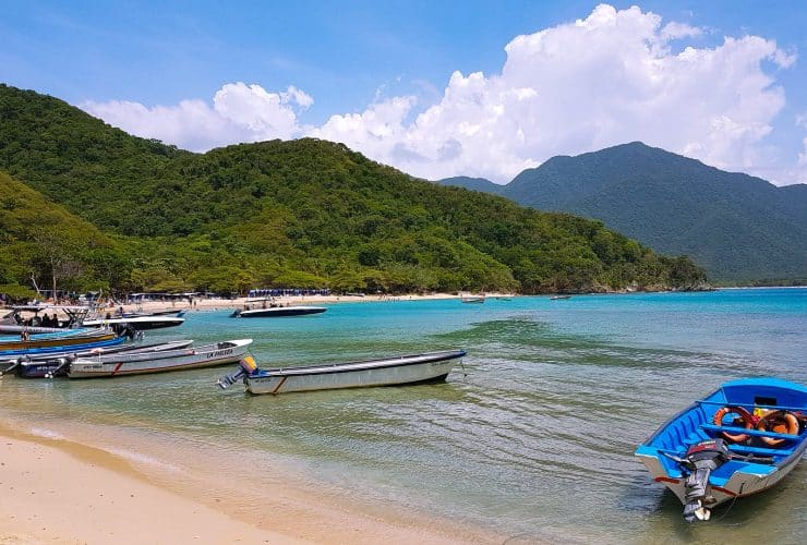 Scopri i quartieri più sicuri e le zone migliori dove alloggiare a Santa Marta, Colombia