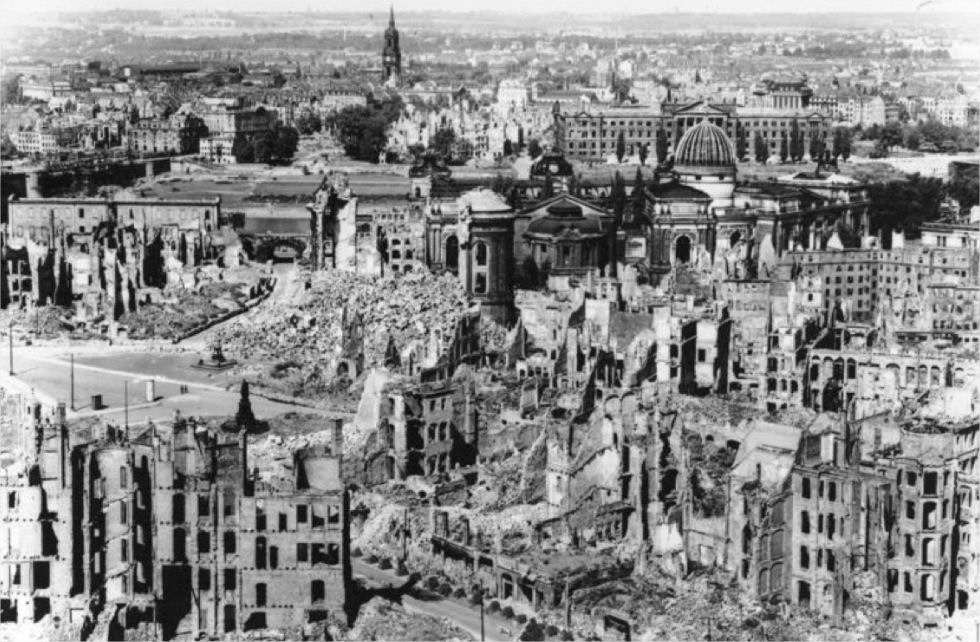 Centro de Dresden, 1945
