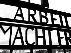 Arbeit Macht Frei - El trabajo os hará libres - Campo de Concentración de Berlín