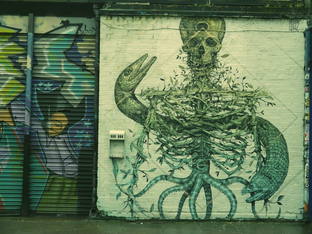 Esqueleto graffiti Londres East End