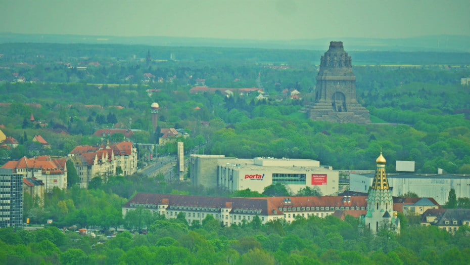 Iglesia Rusa y Monumento a la batalla de las naciones desde la Panorama Tower