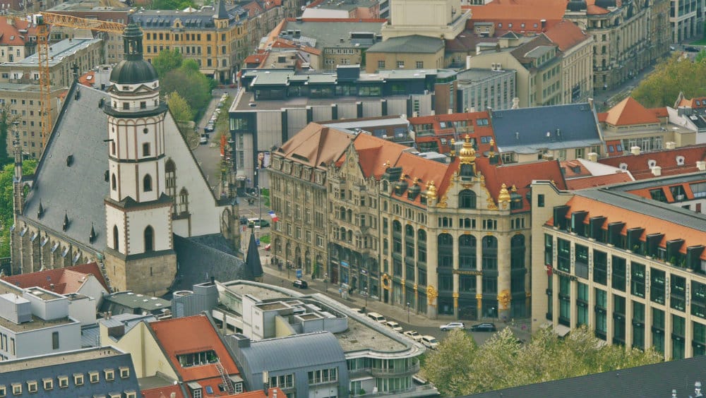 Leipzig Thomaskirche y Commerzbank desde la torre Panorama