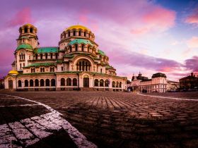 Mejores zonas para alojarse en Sofía Bulgaria - Cerca de la catedral