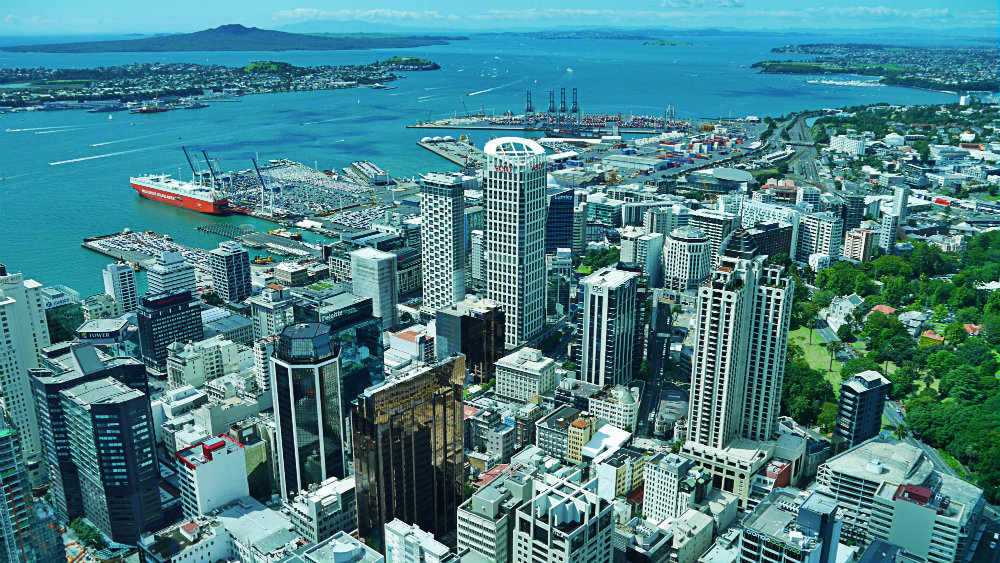 Vistas de Auckland y el puerto desde la Skytower