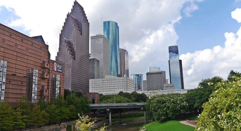 Buffalo Bayou y skyline de Houston