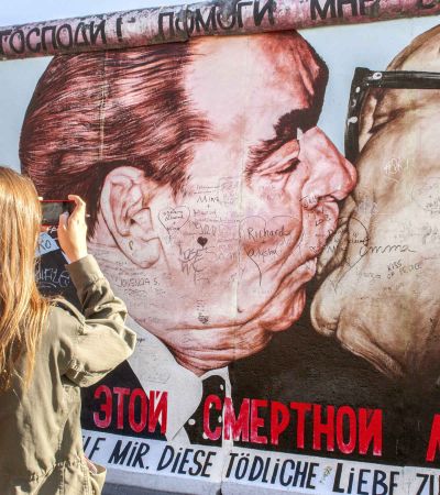 East Side Gallery - beso entre Brezhnev y Honecker