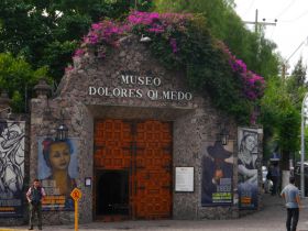 Acceso a finca La Noria - Museo Dolores Olmedo