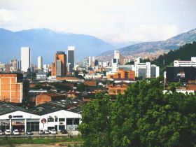 Dónde dormir en Medellín Mejores zonas y hoteles